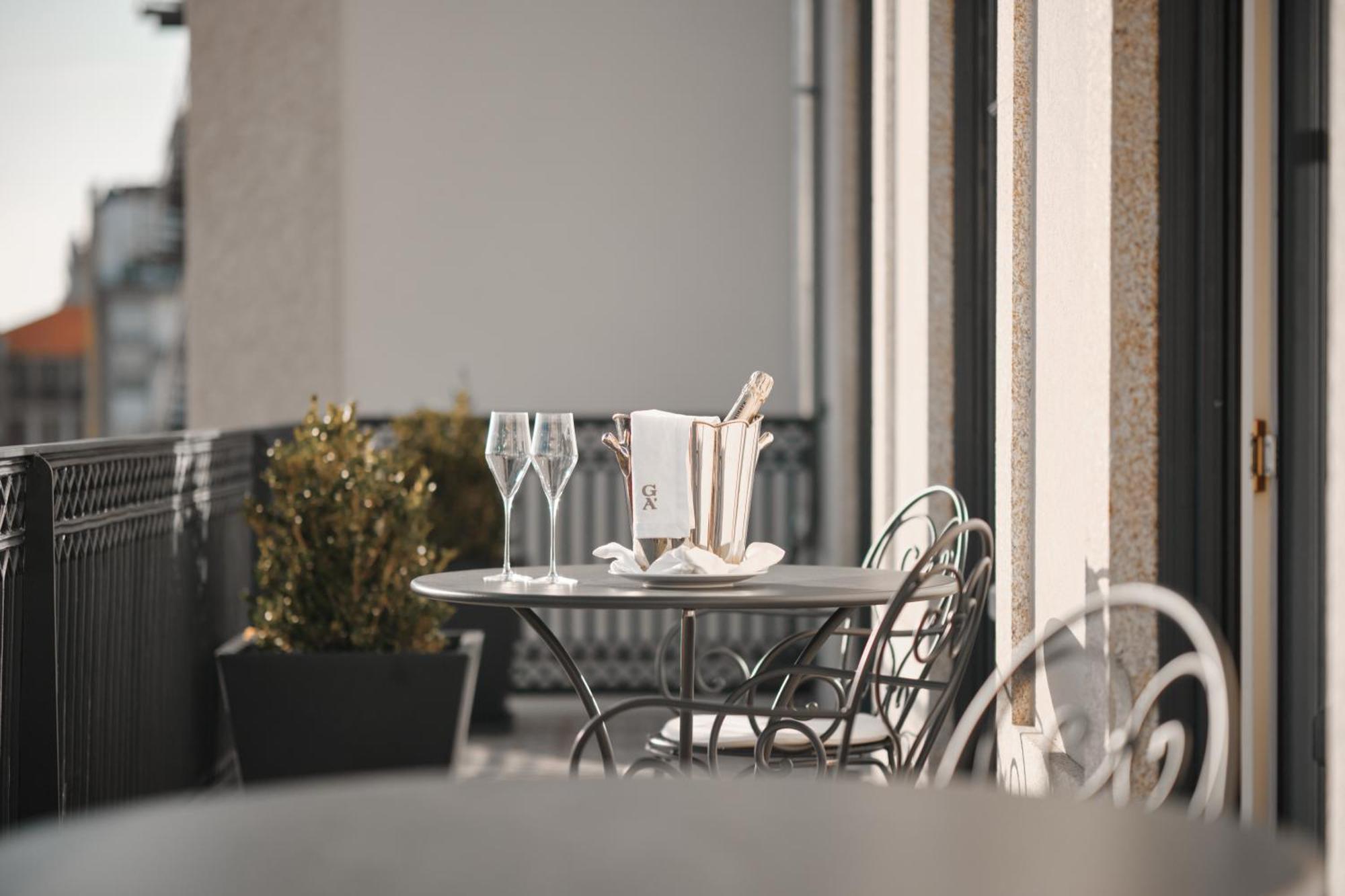 Ga Palace Hotel & Spa, A Xixth-Century Villa OOporto Extérieur photo A balcony