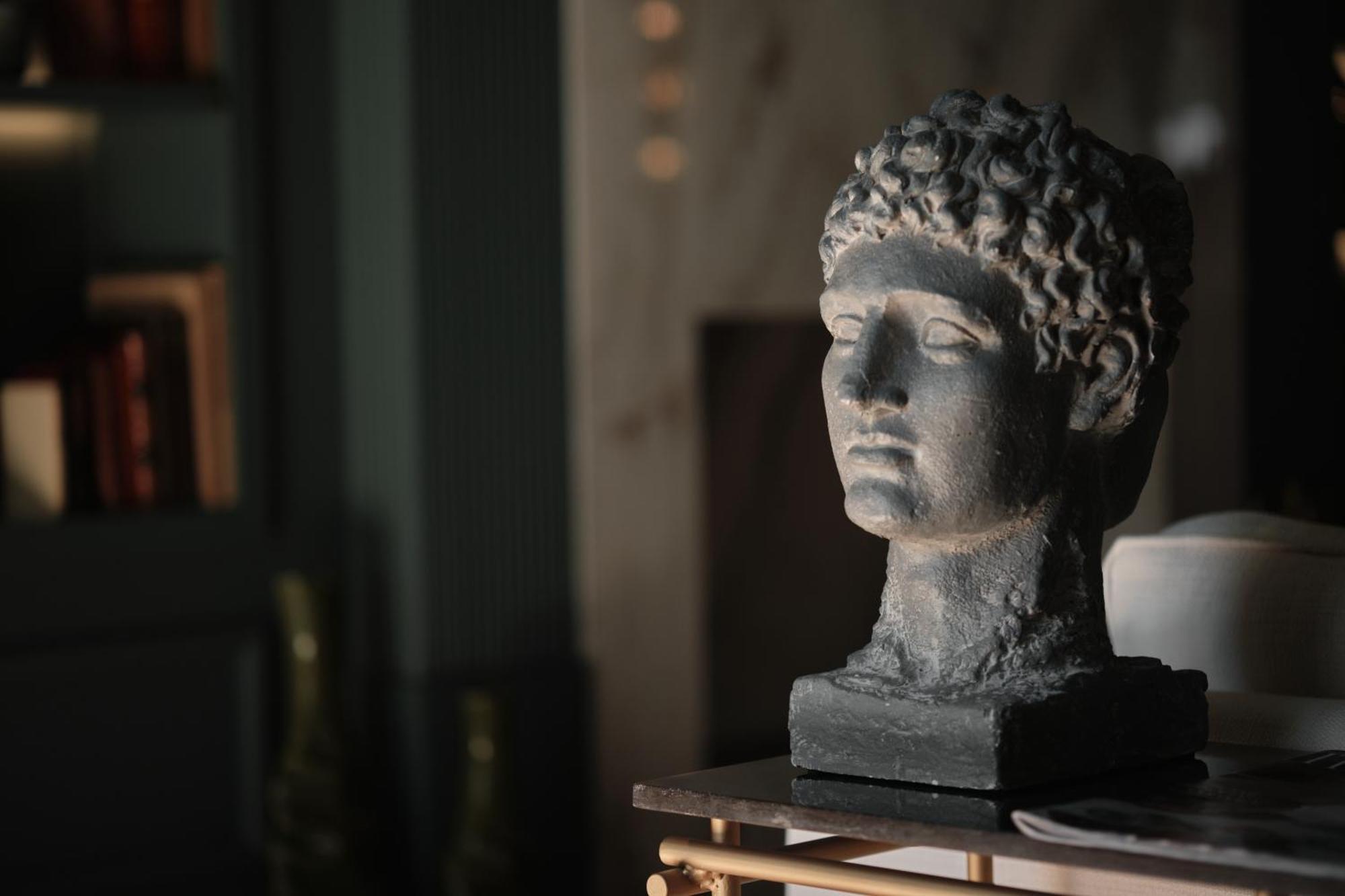 Ga Palace Hotel & Spa, A Xixth-Century Villa OOporto Extérieur photo Bust of Sappho